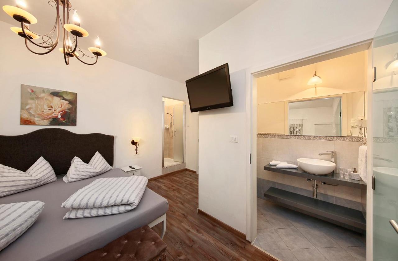 Garni Villa Tyrol - Adults Only Merano Eksteriør billede