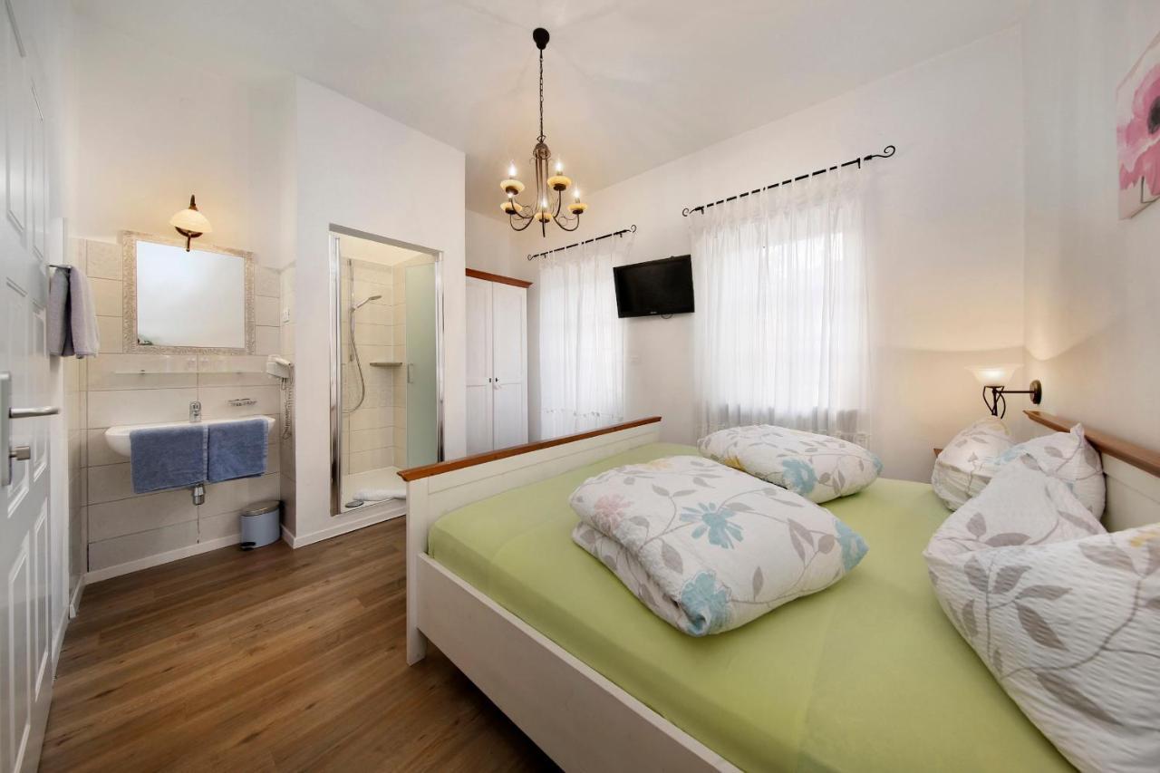 Garni Villa Tyrol - Adults Only Merano Værelse billede